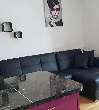 Apartment Lara *